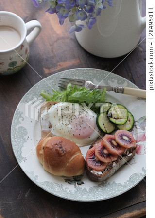 A simple breakfast of eggs and bread 128495011