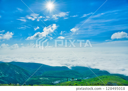 從栃木縣那須郡茶臼山眺望的雲海和那須纜車 128495018