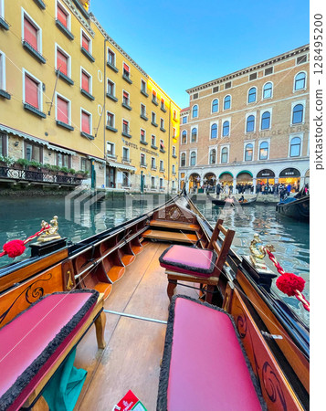 威尼斯貢多拉運河之旅 128495200