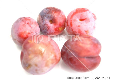 新鮮的李子 128495273