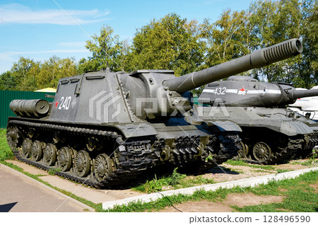 Soviet anti tank self-propelled unit SU-152 128496590