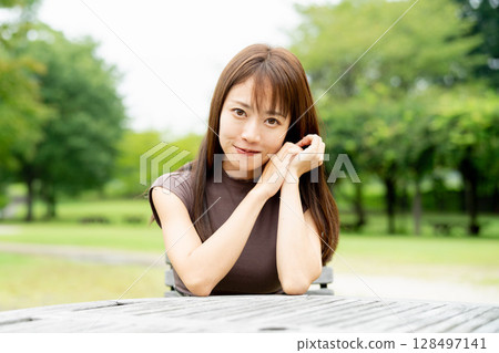 Beautiful Japanese women 128497141