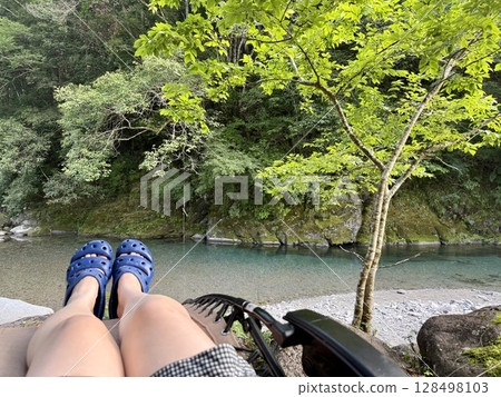 Relax in the great outdoors Relax in the great outdoors 128498103