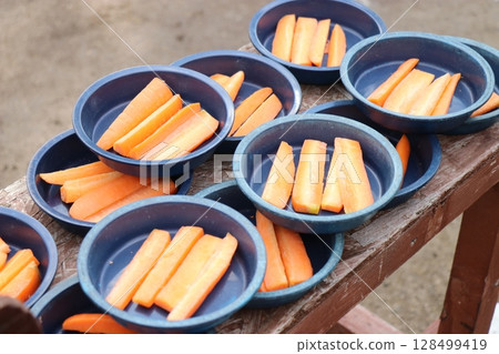 Snow piles up at Akiyoshidai Natural Zoo, Safariland, Yamaguchi Prefecture, cold wave, feeding elephants Snow piles up at Akiyoshidai Natural Zoo, Safariland, Yamaguchi Prefecture, cold wave, feeding elephants 128499419