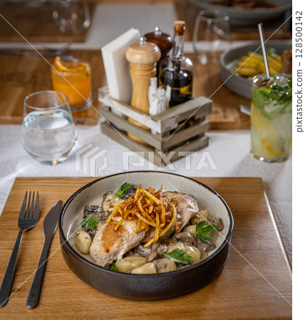 Grilled chicken breast Grilled chicken breast 128500142