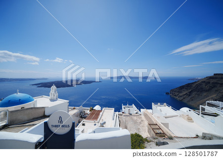 Beautiful landscape of Santorini island in Greece 128501787