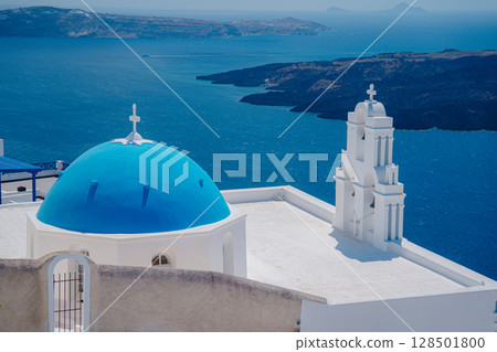 Beautiful landscape of Santorini island in Greece 128501800