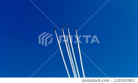 Blue Impulse Exhibition Flight at the Osaka Kansai Expo Blue Impulse Exhibition Flight at the Osaka Kansai Expo 128505961