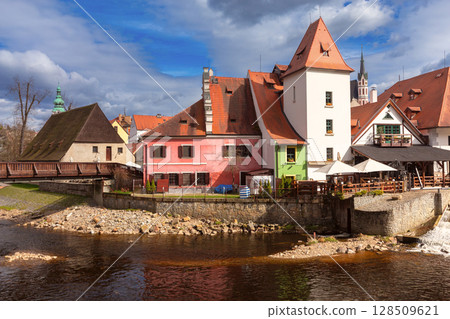 Historic buildings in Cesky Krumlov, Czech Republic Historic buildings in Cesky Krumlov, Czech Republic 128509621