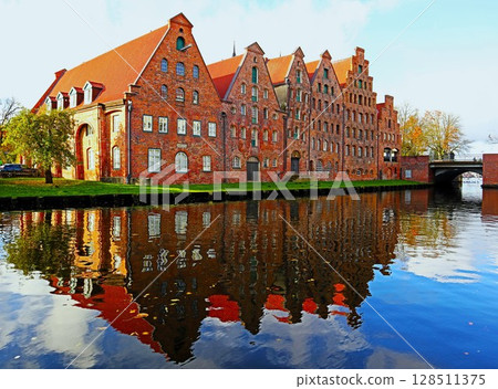 德國呂貝克鹽倉 德國呂貝克鹽倉 128511375