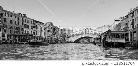Venice Gondola Canal Tour Venice Gondola Canal Tour 128511704