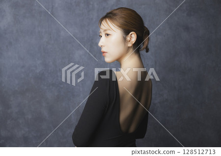 Beauty portrait on a black background 128512713