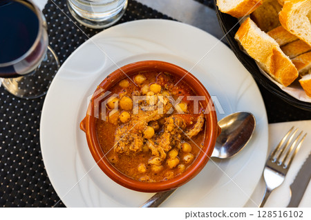 Spicy callos of tripe with vegetables, chorizo and chickpeas Spicy callos of tripe with vegetables, chorizo and chickpeas 128516102