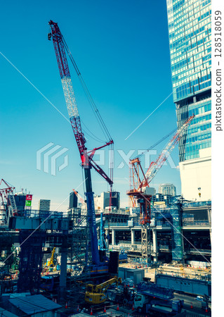 變化中的東京：JR澀谷站西口施工中 2025.06 b-3 燈光顏色 128518059