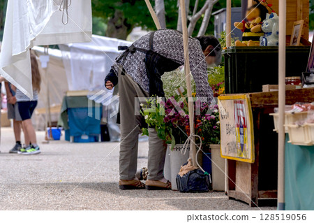 250709 Miyagawa Morning Market Illustration 111g034 128519056
