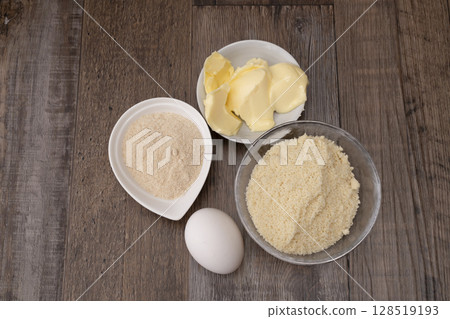 Make almond cream Ingredients for almond cream Make almond cream Ingredients for almond cream 128519193