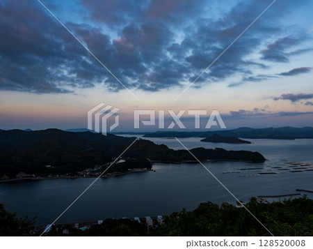 天草夕陽八景:從富山公園眺望不知火海邊的夕陽 天草夕陽八景:從富山公園眺望不知火海邊的夕陽 128520008