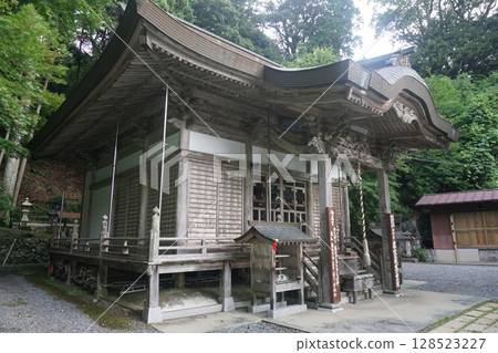 萬福寺是位於岡山縣津山市海拔600公尺的高野山真言宗寺廟。 128523227