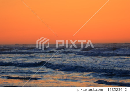 beautiful beach sunrise 128523642