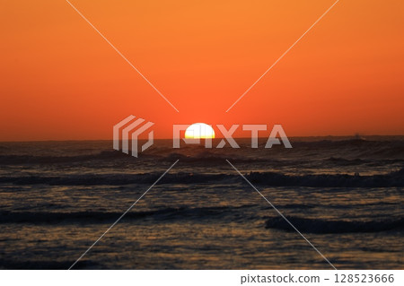 beautiful beach sunrise 128523666
