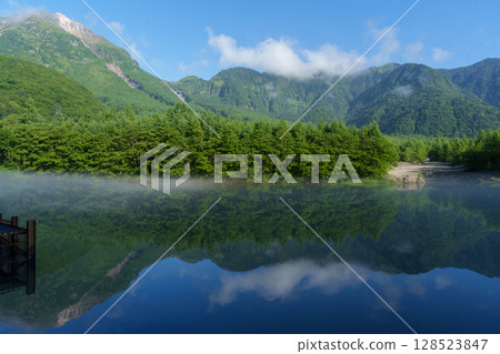 Kamikochi in July, Taisho Pond, Reflection 128523847