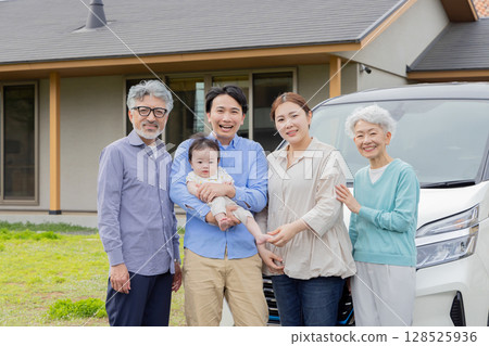 三代家庭旅行形象 128525936