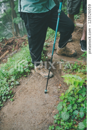trekking, hiking, foot 128526059