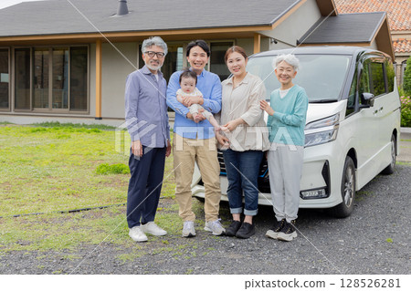 三代家庭旅行形象 128526281