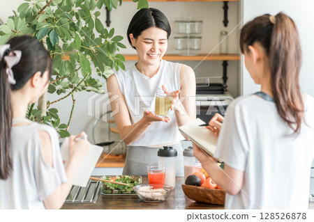 Green smoothie, protein, dietary fiber, BCAA, vegetable juice, athlete food master 128526878