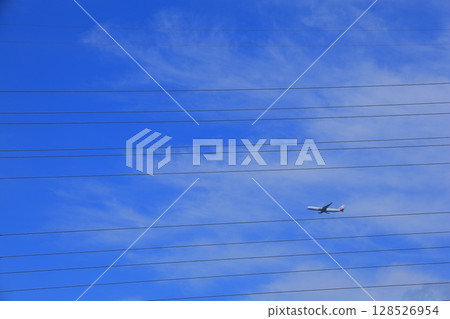 藍天白雲飄浮 藍天白雲飄浮 128526954