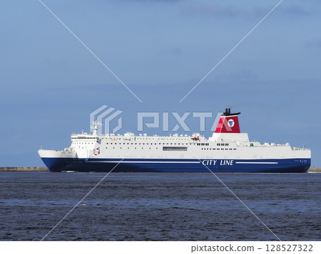 Ferry Kyoto arrival Ferry Kyoto arrival 128527322