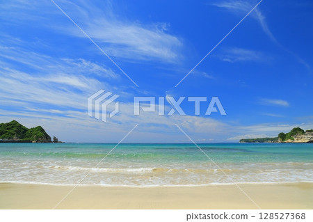 Beautiful beach Beautiful beach 128527368