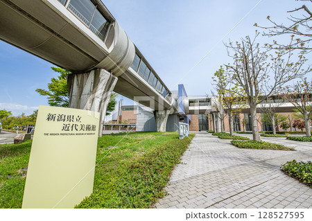 陽光明媚的新潟縣立現代美術館，新潟縣長岡市 128527595