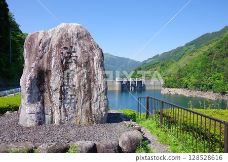 View of Tomisato Dam from Seino Observation Plaza in Shikokuchuo City, Ehime Prefecture 128528616