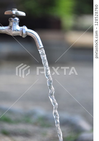 Taps and water conservation Taps and water conservation 128528760