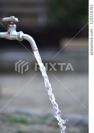 水龍頭和節水 128528761