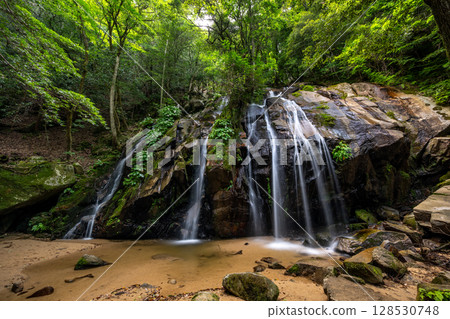 Kinayori Waterfall (Miyazu City, Kyoto Prefecture) 128530748
