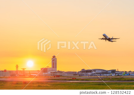 福岡縣福岡市福岡機場夏季黃昏 128532422