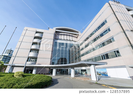 天氣晴朗的新潟縣新潟市新潟市政府 天氣晴朗的新潟縣新潟市新潟市政府 128537895