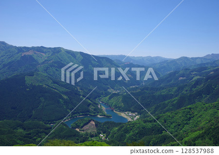 View of Lake Kanasa from Suiha Seiho Observatory in Shikokuchuo City, Ehime Prefecture 128537988