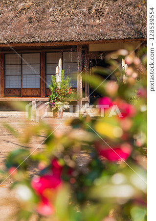 Kadomatsu and farmer's New Year image 128539554