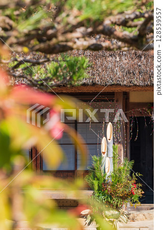 Kadomatsu and farmer's New Year image 128539557