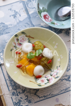 Shiratama and mango plum jelly Shiratama and mango plum jelly 128539793