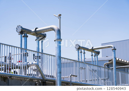 Factory rooftop 128540943