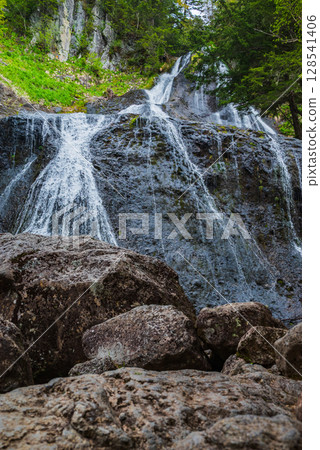 [Sanbontaki] The waterfall on the right [Norikura Highlands] 128541406