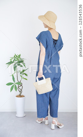 女士夏季服飾時尚搭配全身 女士夏季服飾時尚搭配全身 128543536