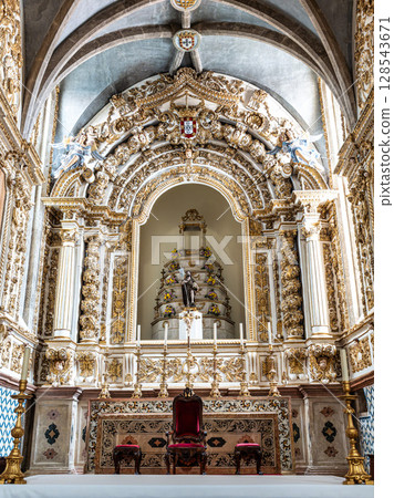 Tomar, Portugal - Mar 12, 2025: Interior of the Igreja de Sao Joao Baptista church in Tomar, Portugal 128543671