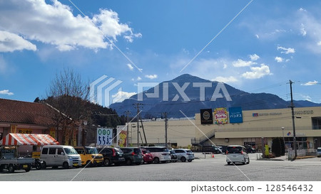 Blue sky and Mt. Blue sky and Mt. 128546432