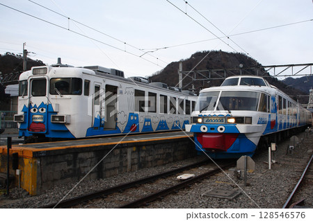 Fujikyu Railway Line 2000 Series Train (Fujisan Express) 128546576
