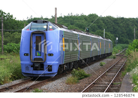 Limited Express Soya leaving Wakkanai and passing through Kabutonuma Station Limited Express Soya Soya Main Line 128546874